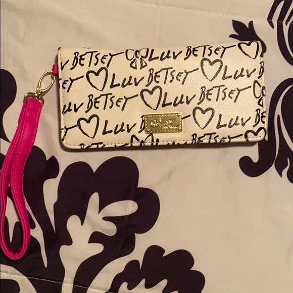 Betsy Johnson Black & Hot Pink Wallet Clutch - Picture 1 of 5